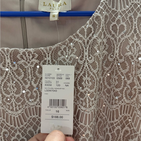 ✨BNWT✨ Elegant Laura Plus size 16 dress - Picture 5 of 6
